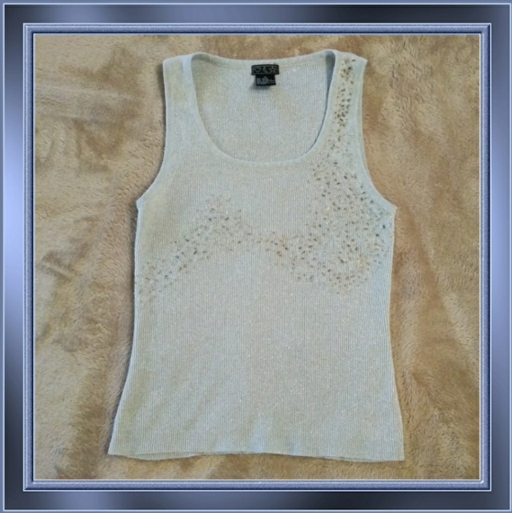 🌺FREE WITH PURCHASE OVER $10**SILVER SPARKLE BEADED TANK